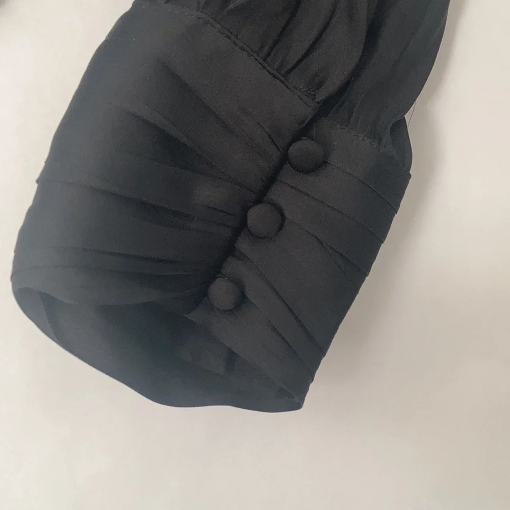 H&M top. - Picture 4 of 6